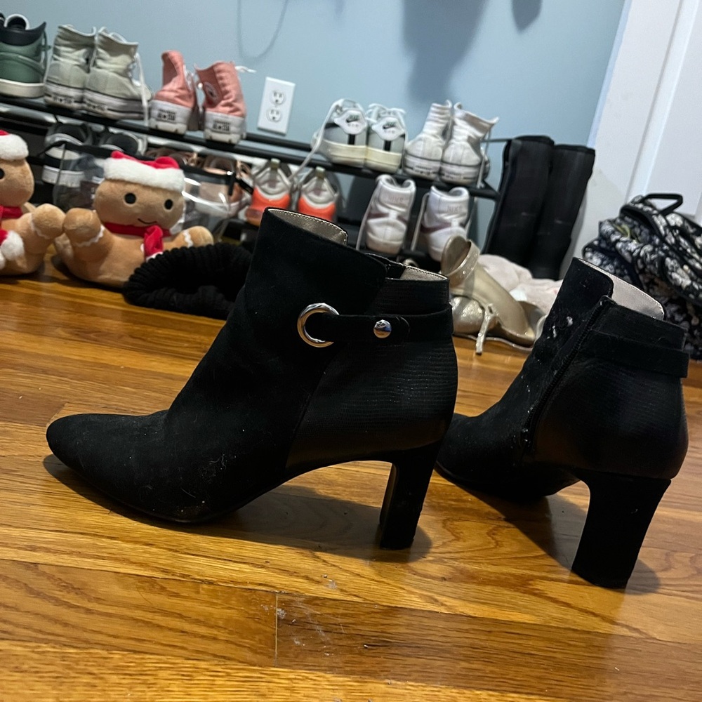 Elegant Black Ankle Boots